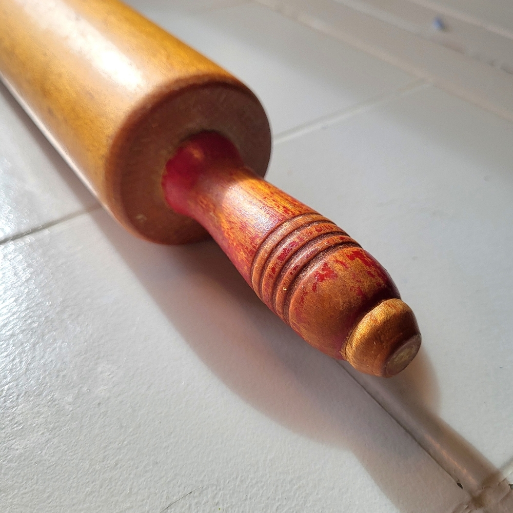 Vintage Rolling Pin Wooden Red Painted Handles Farmhouse 17in Pies Retro - Picture 3 of 6